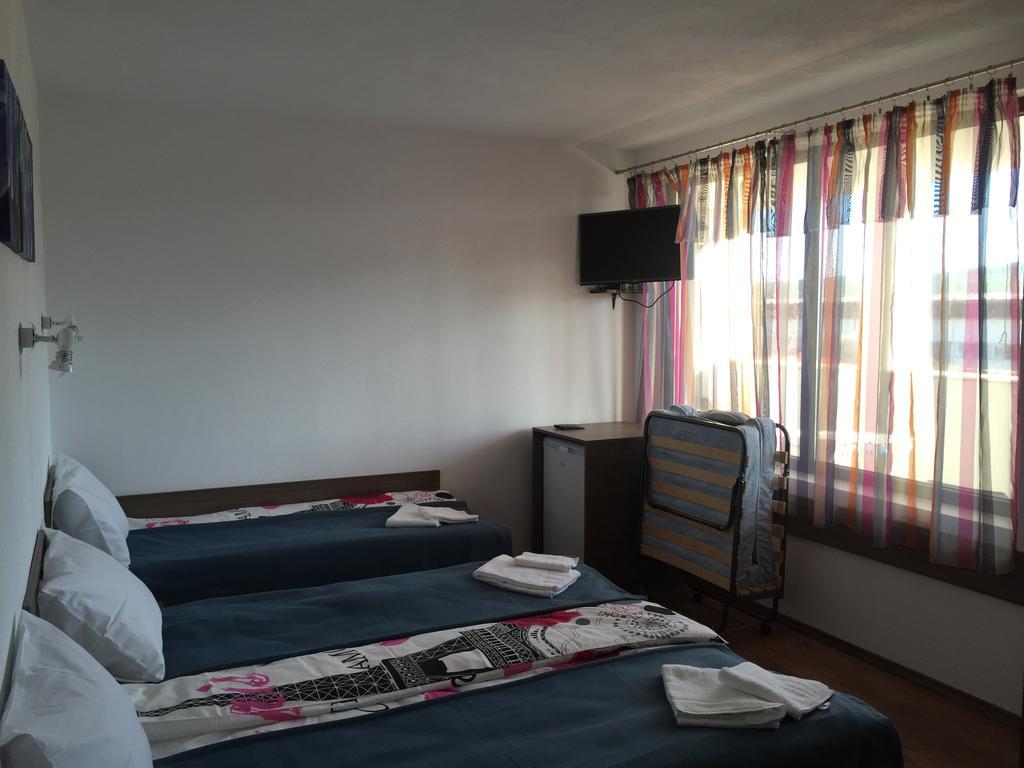 Guest House Hasiendata Pavel Banya Extérieur photo