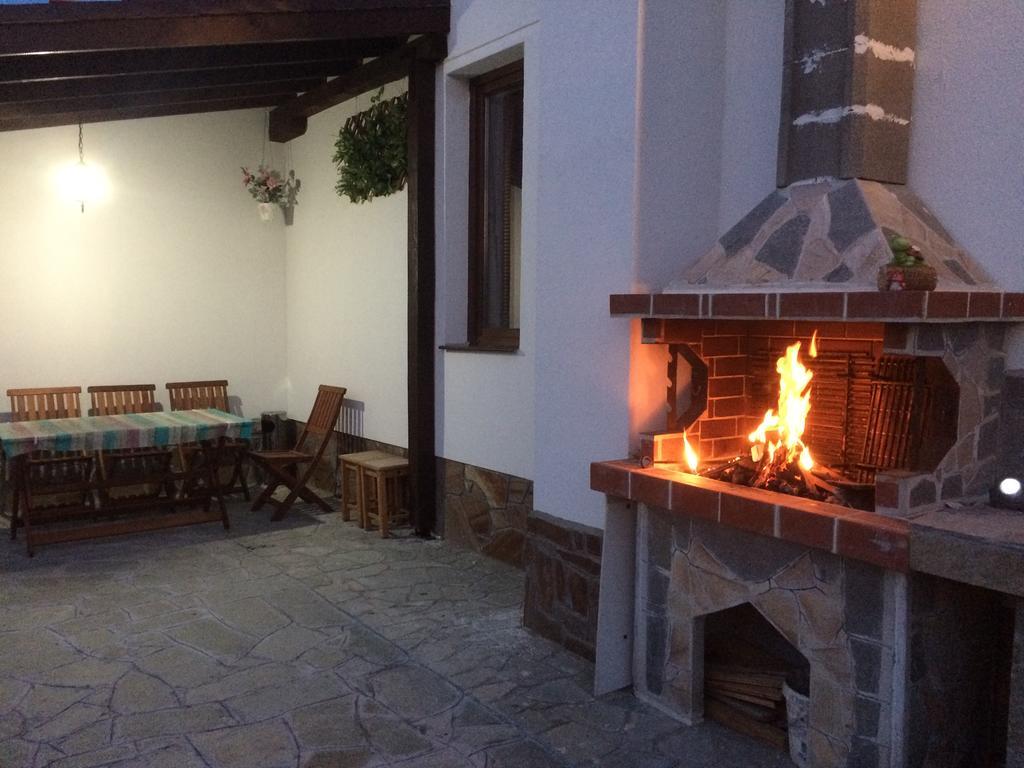 Guest House Hasiendata Pavel Banya Extérieur photo